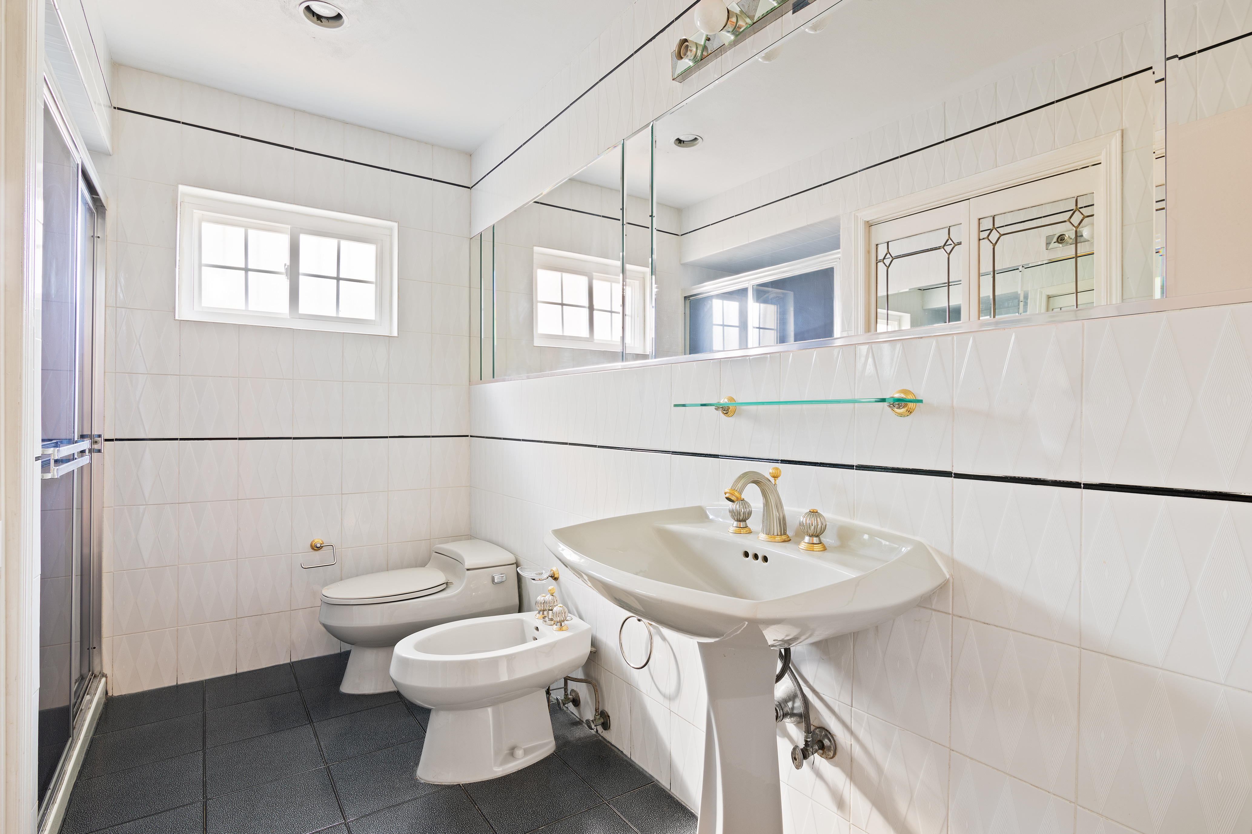 28 Shore Rd Lane Brooklyn, NY 11209 - Photo 13 of 19