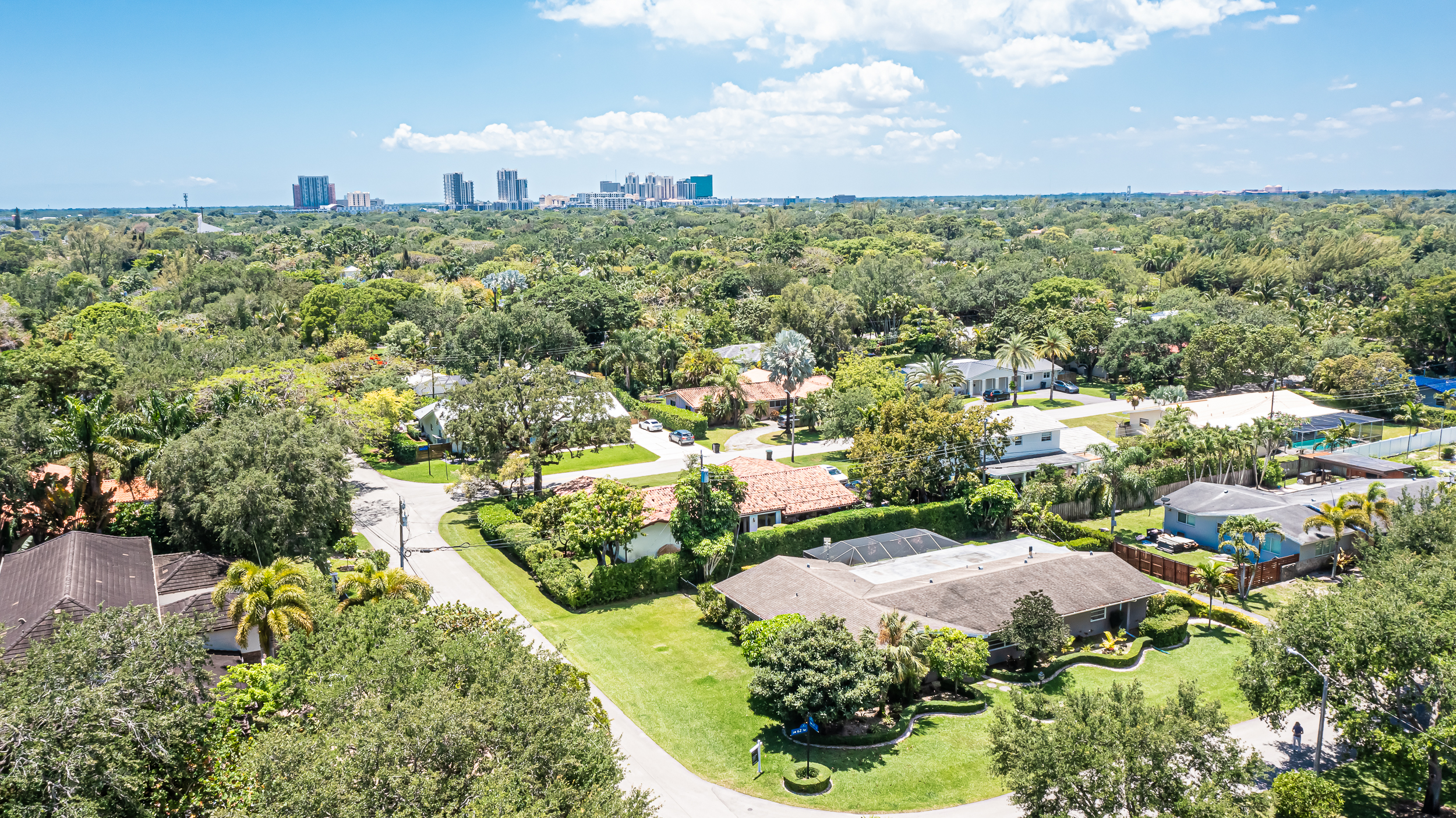 6760 Southwest 62nd Terrace Miami, FL 33143 - Photo 38 of 38 a view of a garden