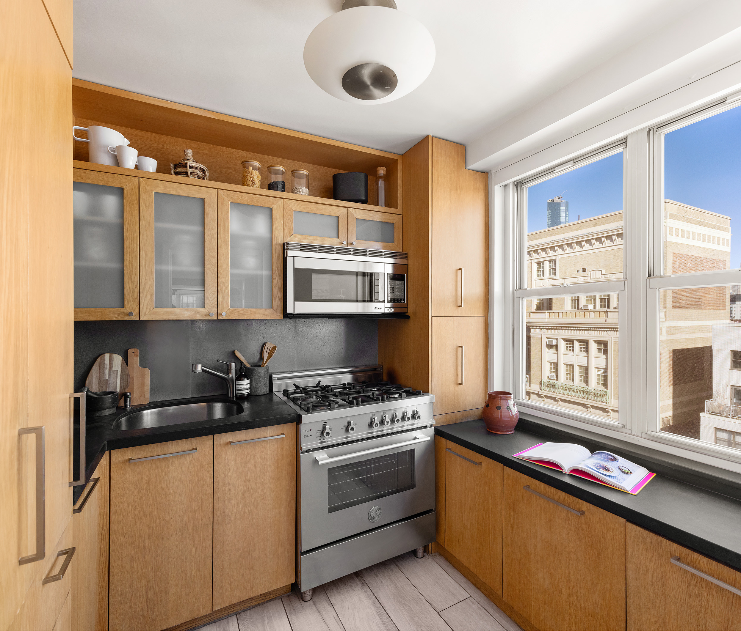 142 East 16th Street, Unit 22B Manhattan, NY 10003 - Photo 6 of 12