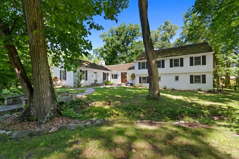 Contact Agent | 6613 Bradley Boulevard, Bethesda, MD 20817