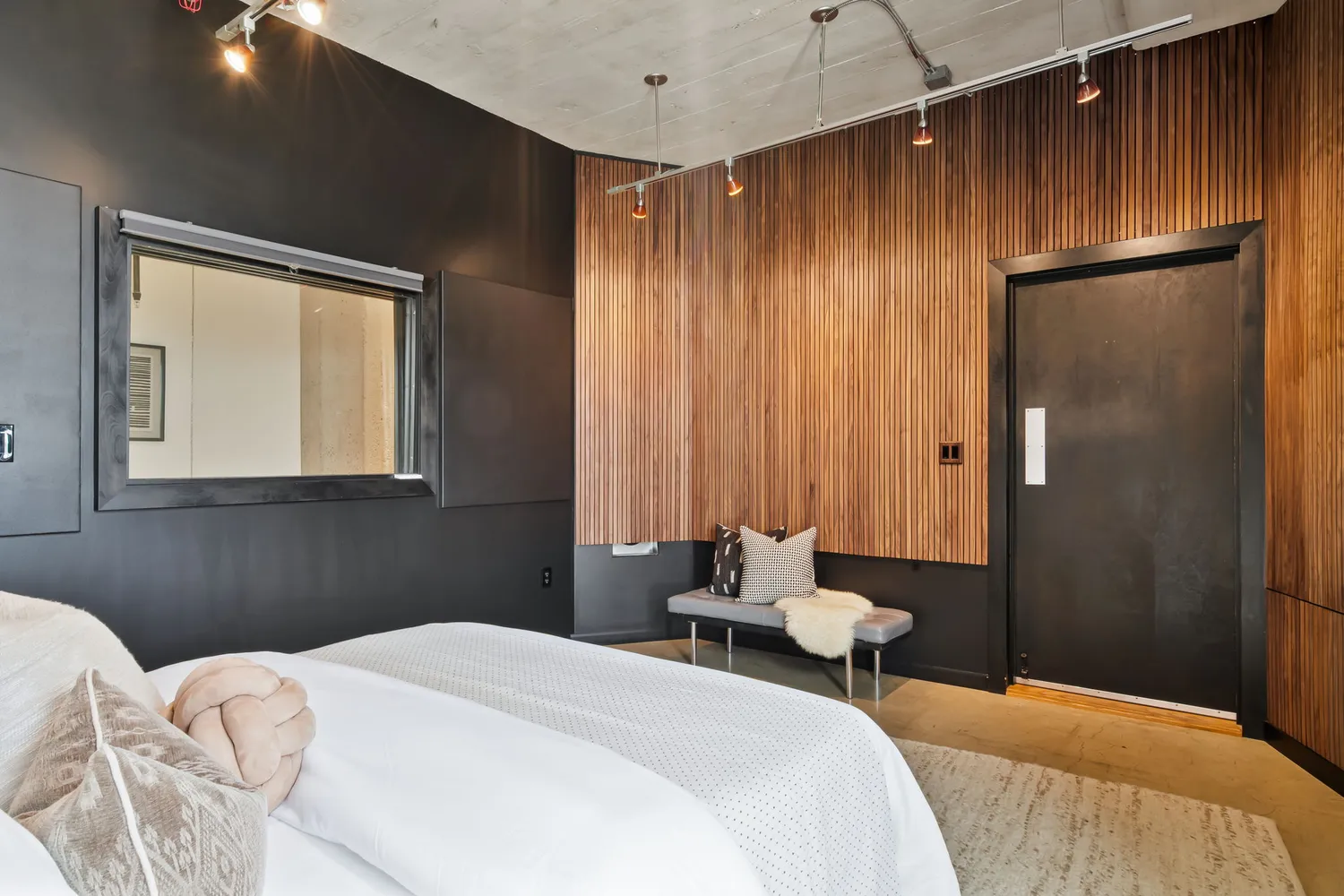 $928,000 | 825 East 4th Street, Unit 310, Los Angeles, CA 90013