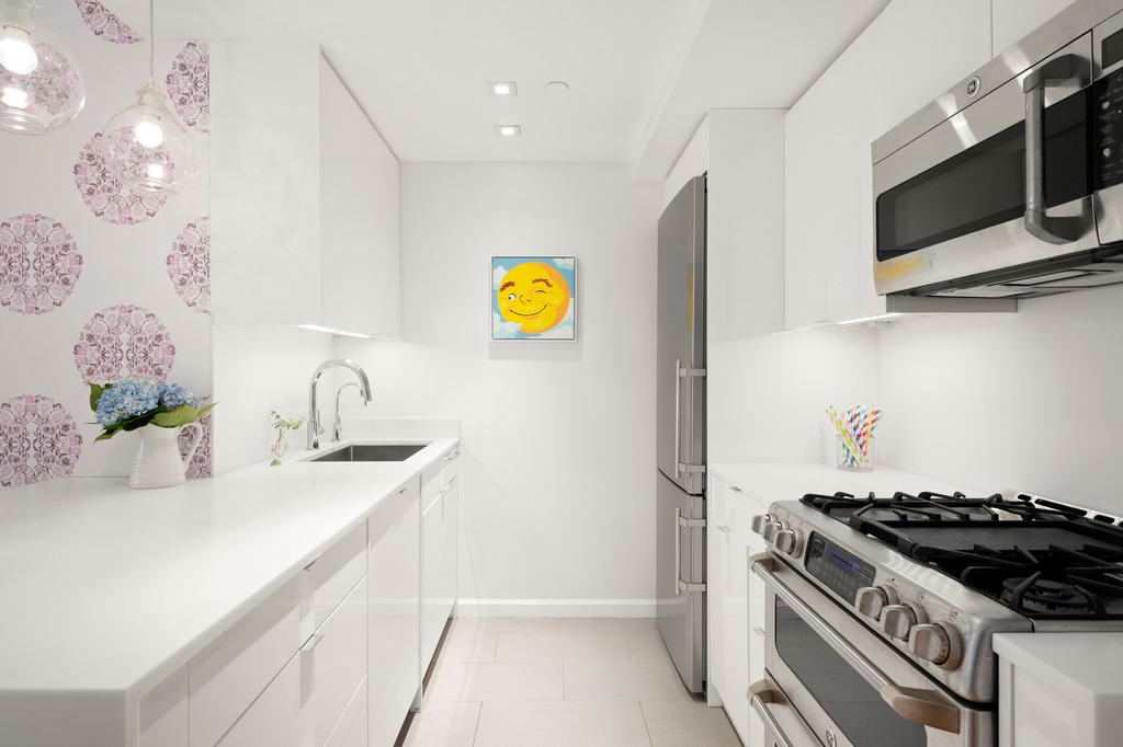 520 West 23rd Street, Unit 8A Manhattan, NY 10011 - Photo 3 of 16 Gallery Image 3