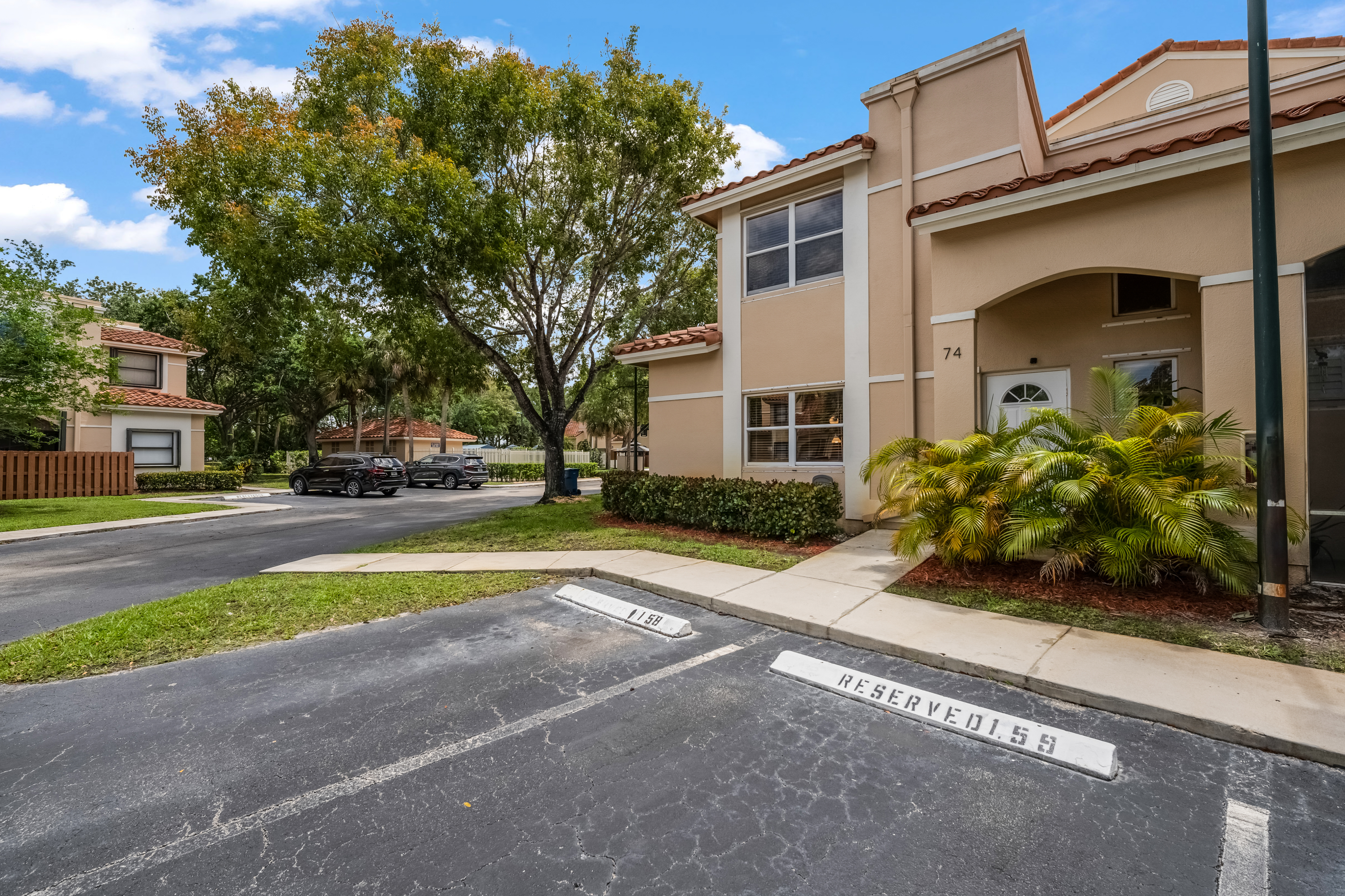 595 Racquet Club Road, Unit 74 Weston, FL 33326 - Photo 37 of 40