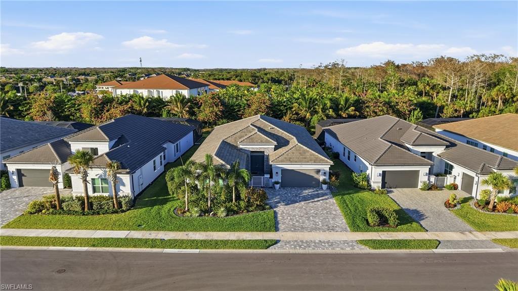 12021 Azalea Way Naples, FL 34120 - Photo 4 of 50