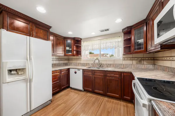 $1,299,000 | 718 Kenoak Drive, Placentia, CA 92870