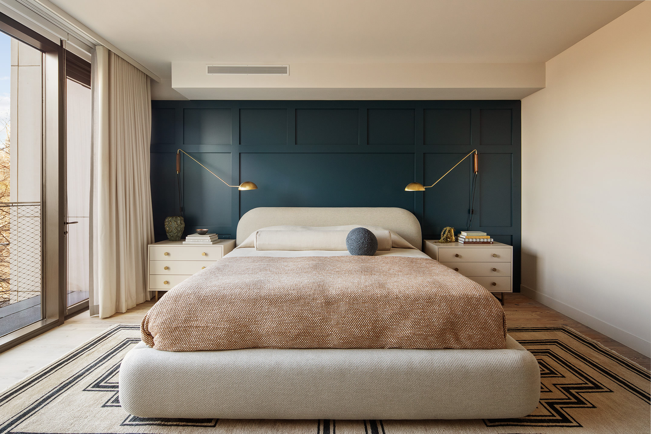 90 Furman Street, Unit N411 Brooklyn, NY 11201 - Photo 11 of 29 a bedroom with a bed and a window