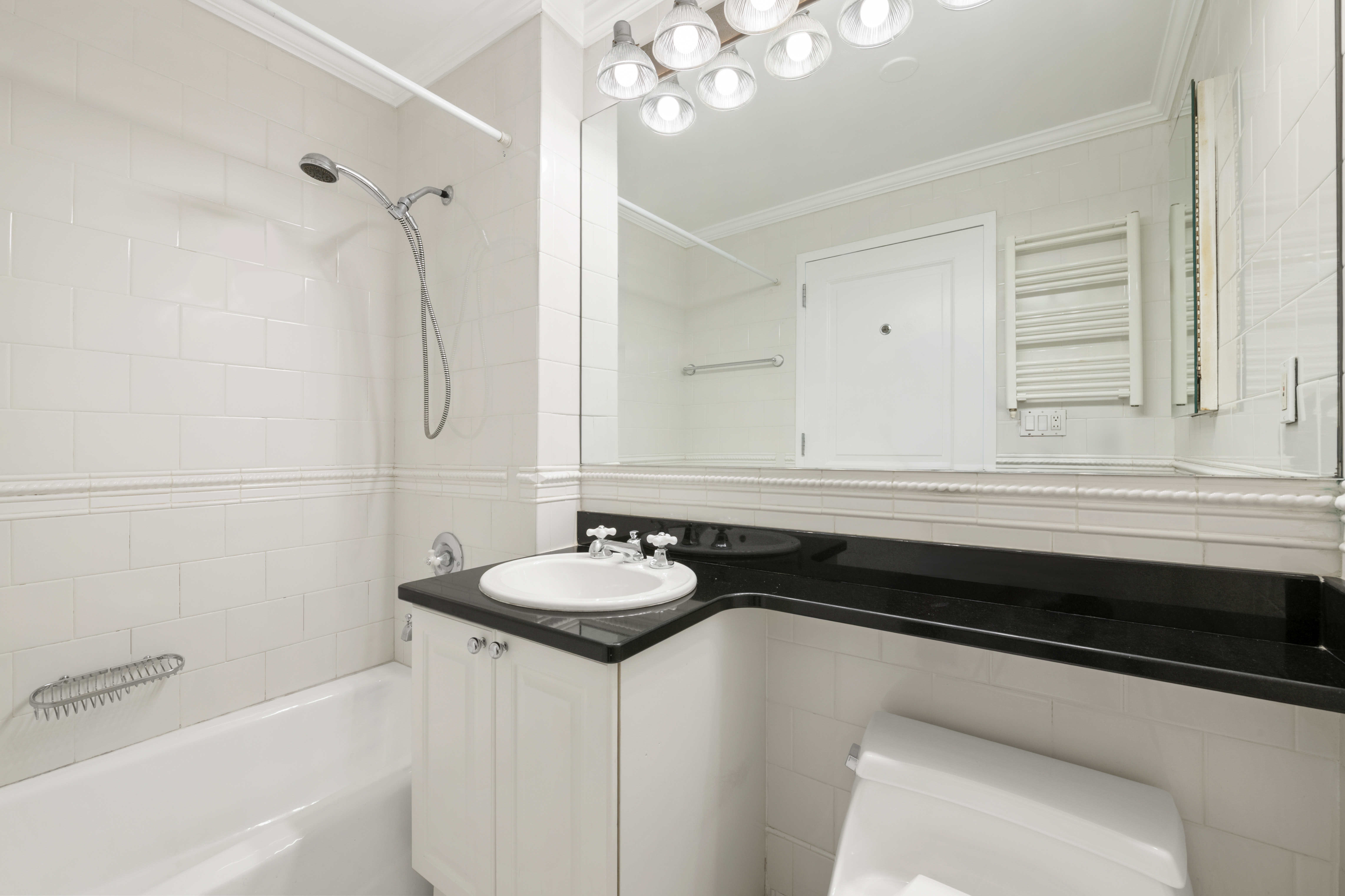 404 East 76th Street, Unit 2N Manhattan, NY 10021 - Photo 6 of 14 Gallery Image 6