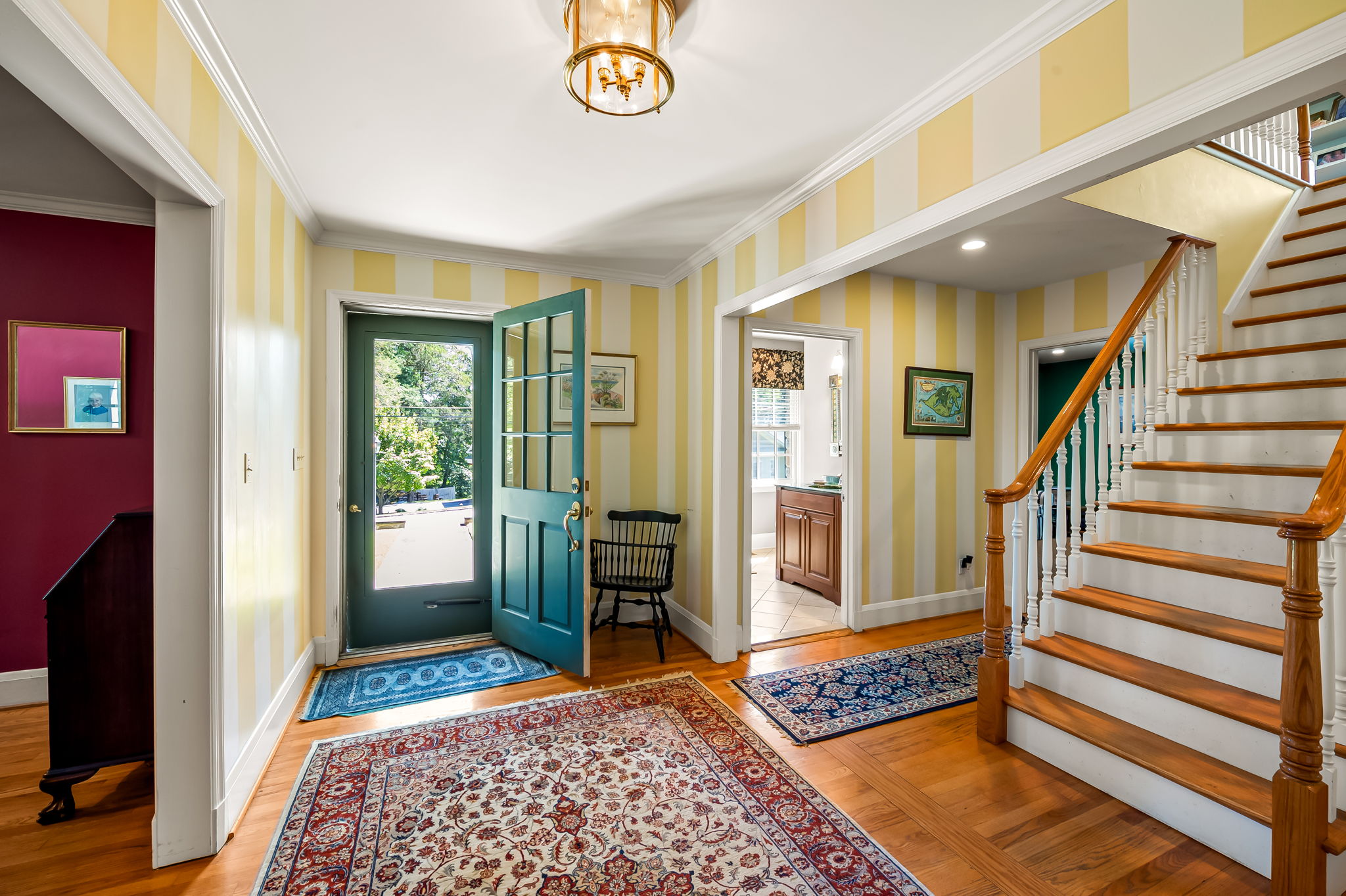 910 Army Road Towson, MD 21204 - Photo 8 of 62 a view of an entryway with a rug