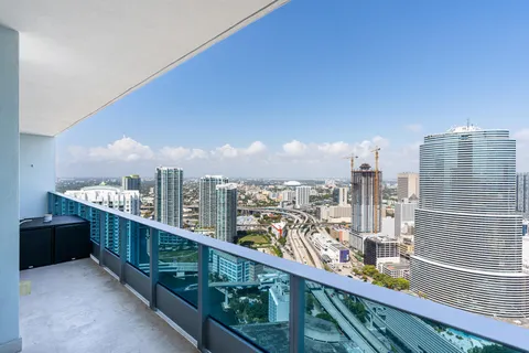 $975,000 | 200 Biscayne Blvd Way, Unit 4812, Miami, FL 33131