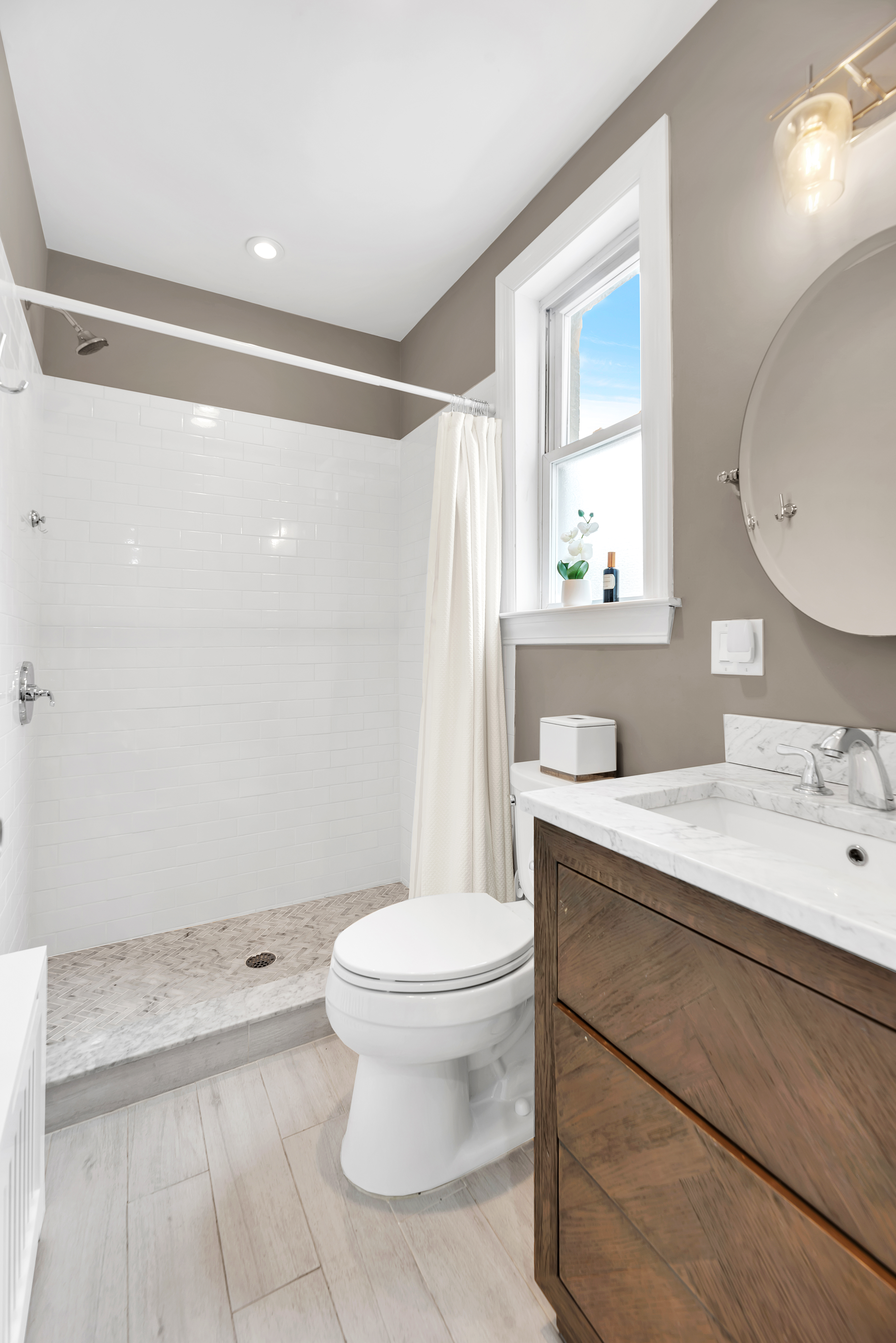 22-25 36th Street Queens, NY 11105 - Photo 5 of 16