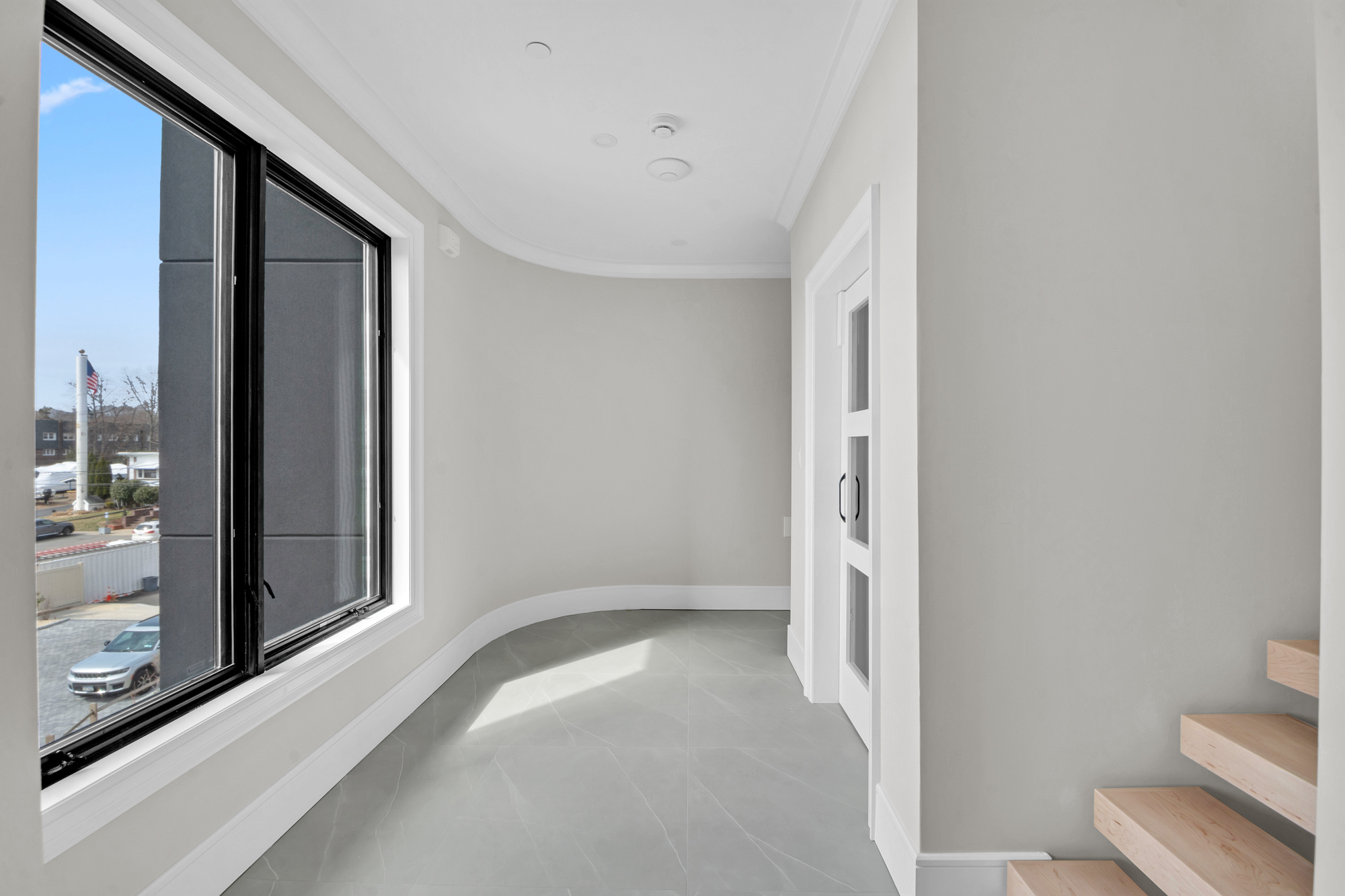 5 Osprey Court Staten Island, NY 10308 - Photo 43 of 50 a view of an empty room