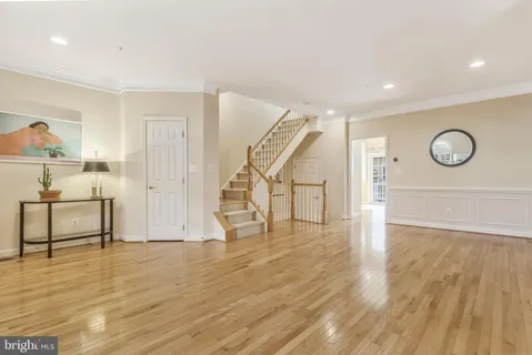 $925,000 | 8847 Ashgrove House Lane, Vienna, VA 22182