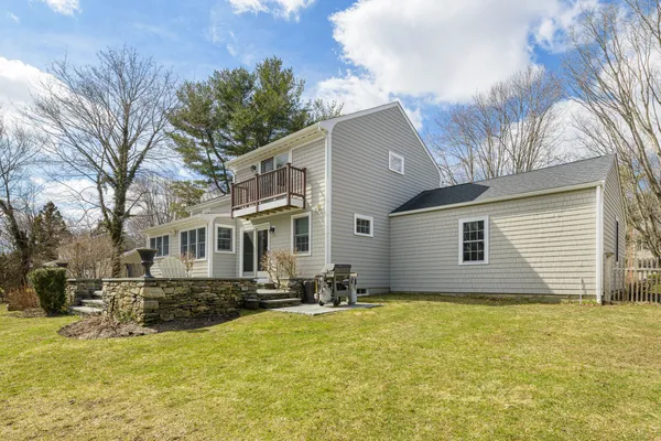 $2,150,000 | 20 Briarfield Road, Barrington, RI 02806