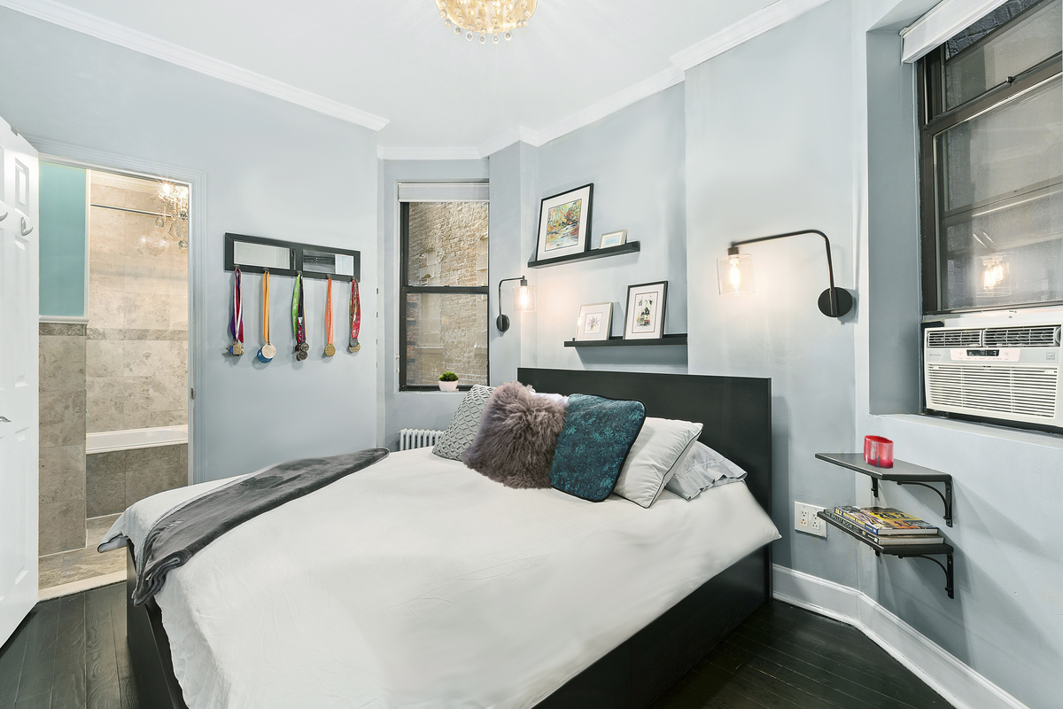 403 East 90th Street, Unit 2E Manhattan, NY 10128 - Photo 2 of 8