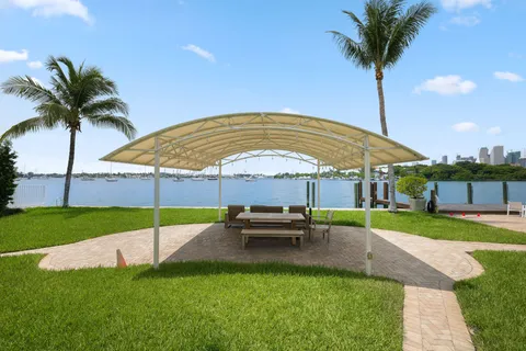 $425,000 | 1130 Venetian Way, Unit 1D, Miami Beach, FL 33139