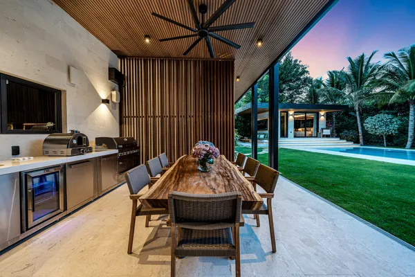 $4,900,000 | 967 Northeast 78th Street, Miami, FL 33138