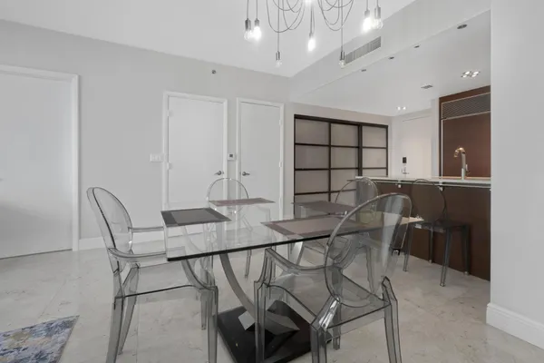 $875,000 | 485 Brickell Avenue, Unit 1909, Miami, FL 33131