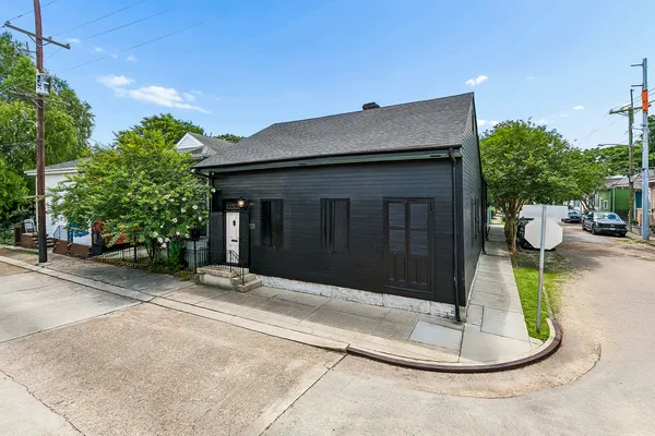 $725,000 | 3228 Annunciation Street, New Orleans, LA 70115
