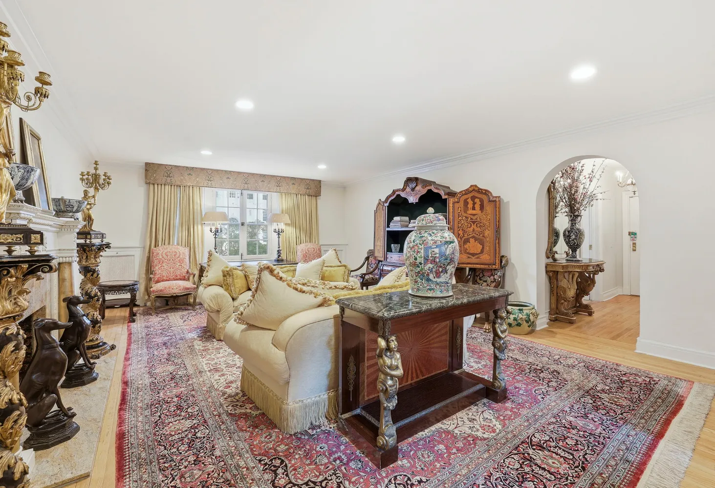 $875,000 | 10 Brooklands, Unit 1H, Bronxville, NY 10708