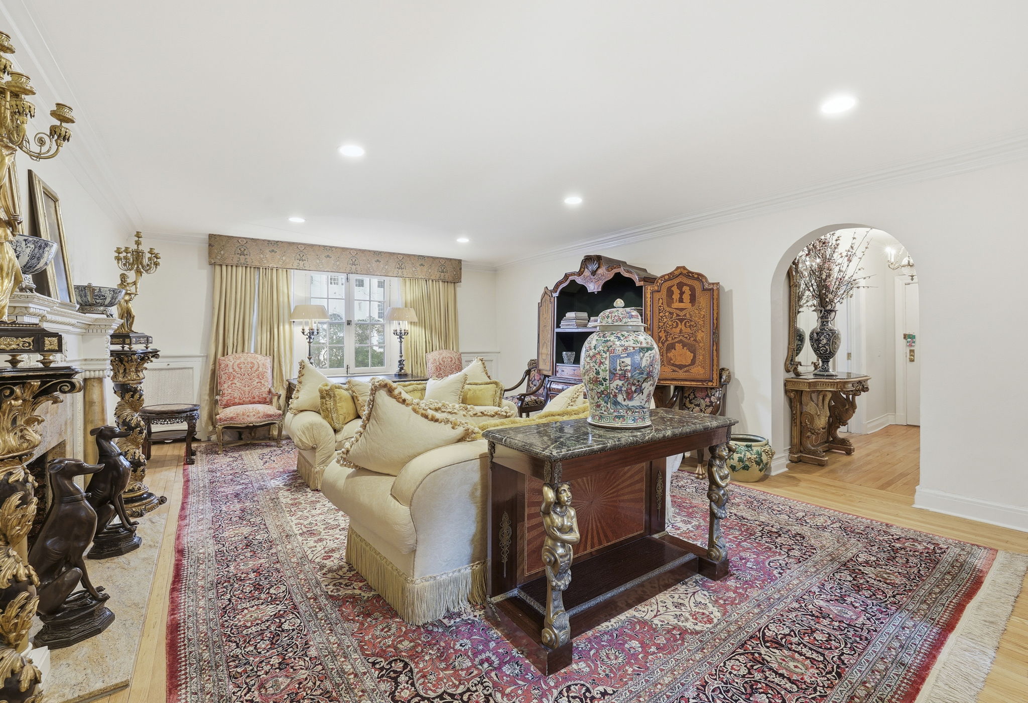 10 Brooklands, Unit 1H Bronxville, NY 10708 - Photo 8 of 35