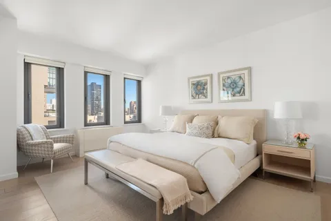 $3,200,000 | 200 East 62nd Street, Unit 27A | Lenox Hill