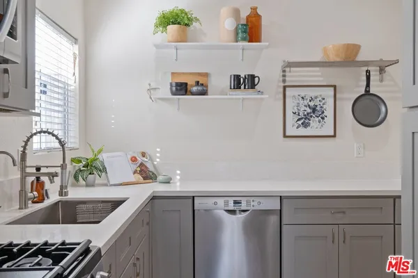 $1,138,000 | 1915 Malcolm Avenue, Unit 301, Los Angeles, CA 90025