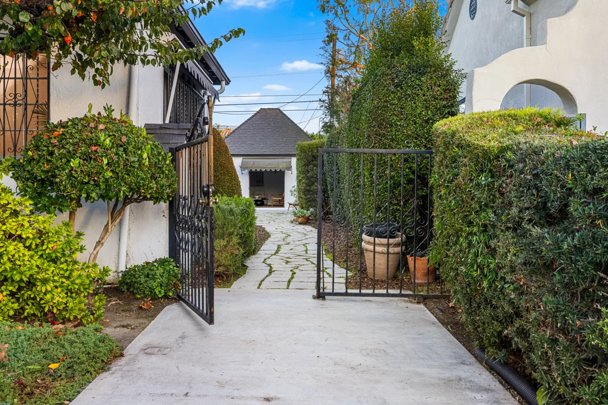 $1,849,000 | 926 Burnside Avenue, Los Angeles, CA 90036