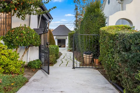 $1,849,000 | 926 Burnside Avenue, Los Angeles, CA 90036