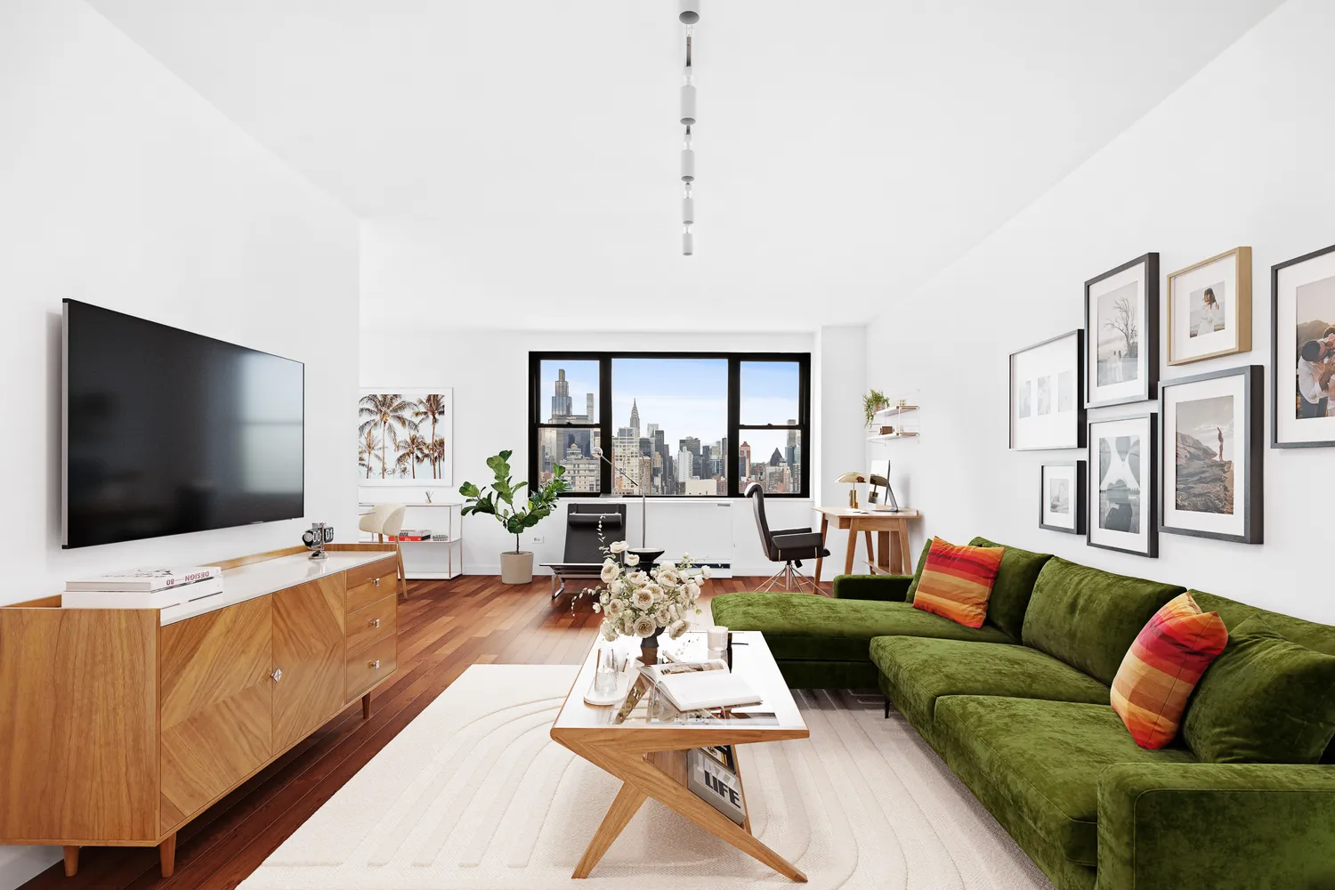 $1,300,000 | 201 East 17th Street, Unit 32G | Gramercy