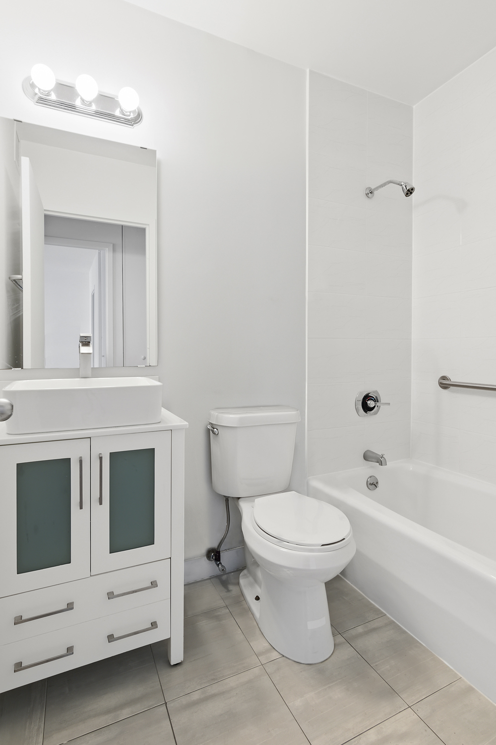 240 East 47th Street, Unit 9C Manhattan, NY 10017 - Photo 7 of 13