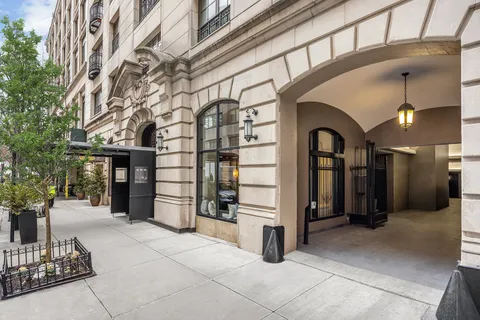 $7,995,000 | 43 West 64th Street, Unit 7A | Upper West Side