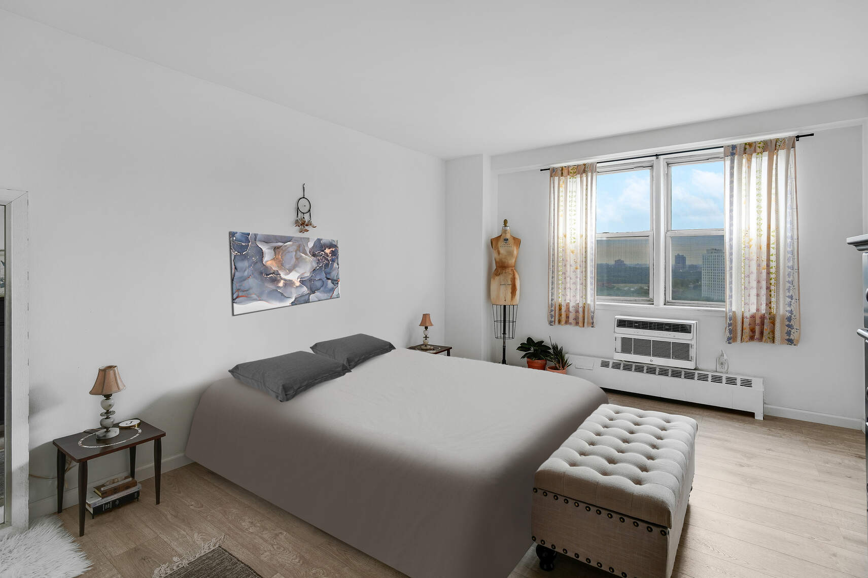 5800 Arlington Avenue, Unit 17D Bronx, NY 10471 - Photo 6 of 14 a bedroom with a bed and a window