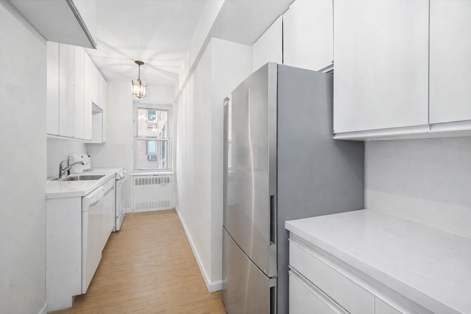 25 Sutton Place South, Unit 9R Manhattan, NY 10022 - Photo 3 of 12