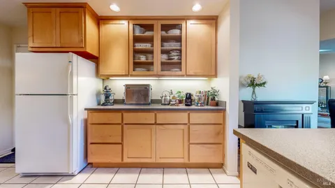 $695,000 | 1678 Creekview Court, Petaluma, CA 94954