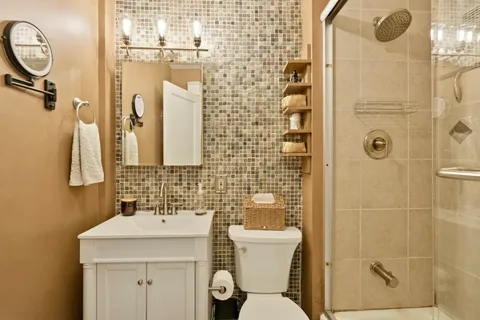 $415,000 | 2010 Kalorama Road Northwest, Unit 304, Washington, DC 20009