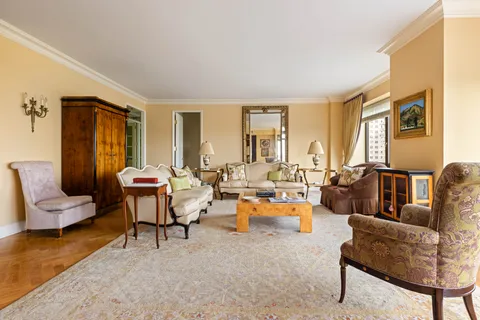 $3,750,000 | 530 East 76th Street, Unit 8CD | Lenox Hill