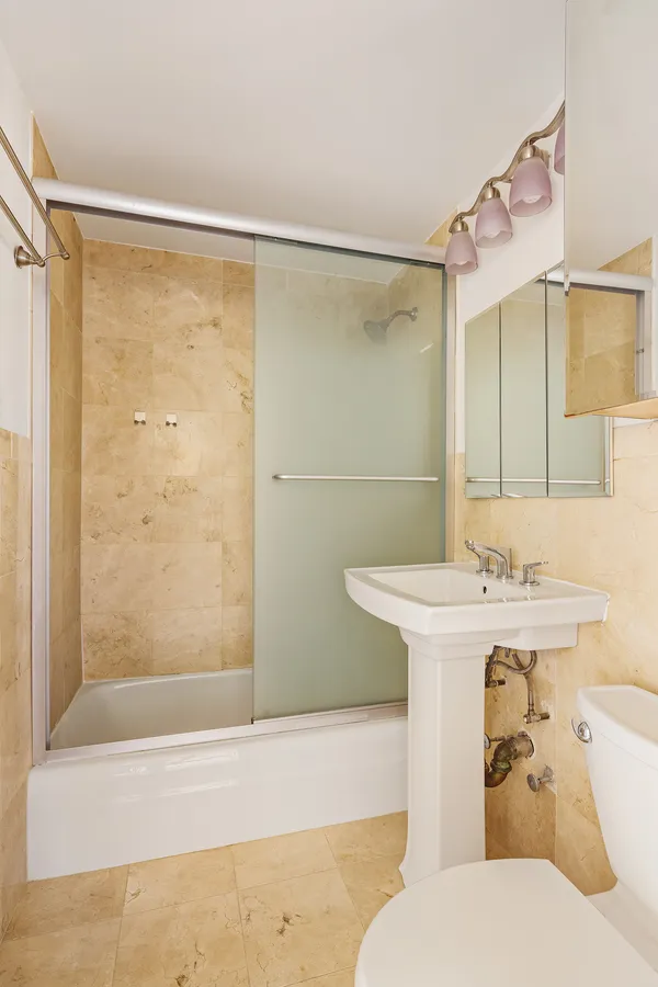 $730,000 | 370 East 76th Street, Unit A1503 | Lenox Hill