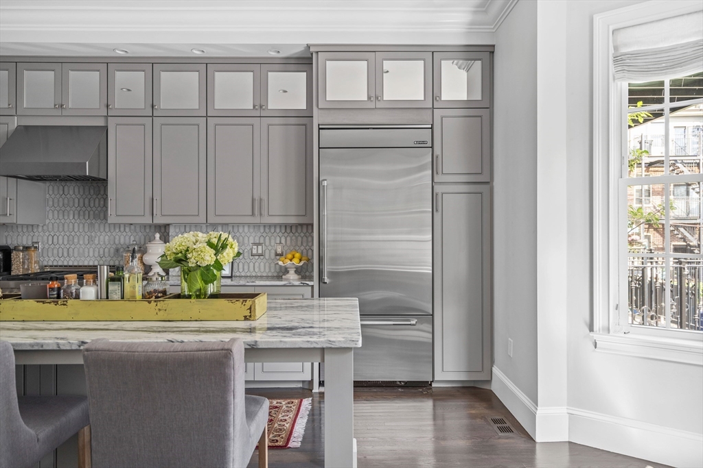 795 East 4th Street Boston, MA 02127 - Photo 4 of 22