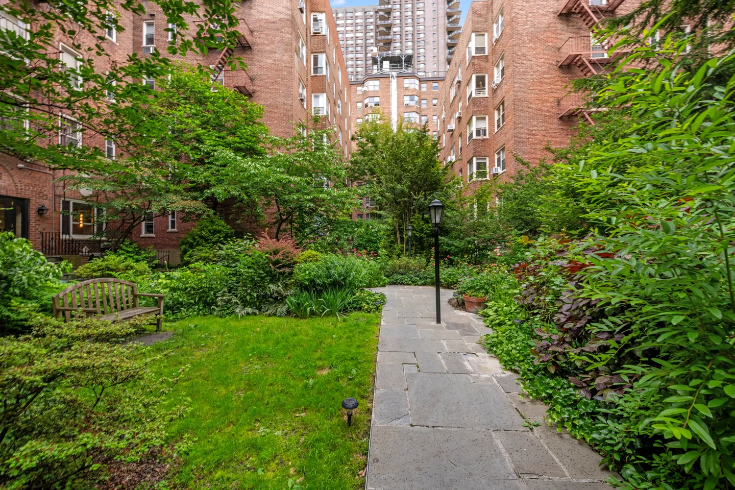 $499,000 | 515 East 89th Street, Unit 2E | Upper East Side