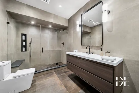 $3,395,000 | 52 Nicolosi Loop | Huguenot