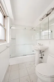 $624,900 | 137 East 36th Street, Unit 11D | Murray Hill