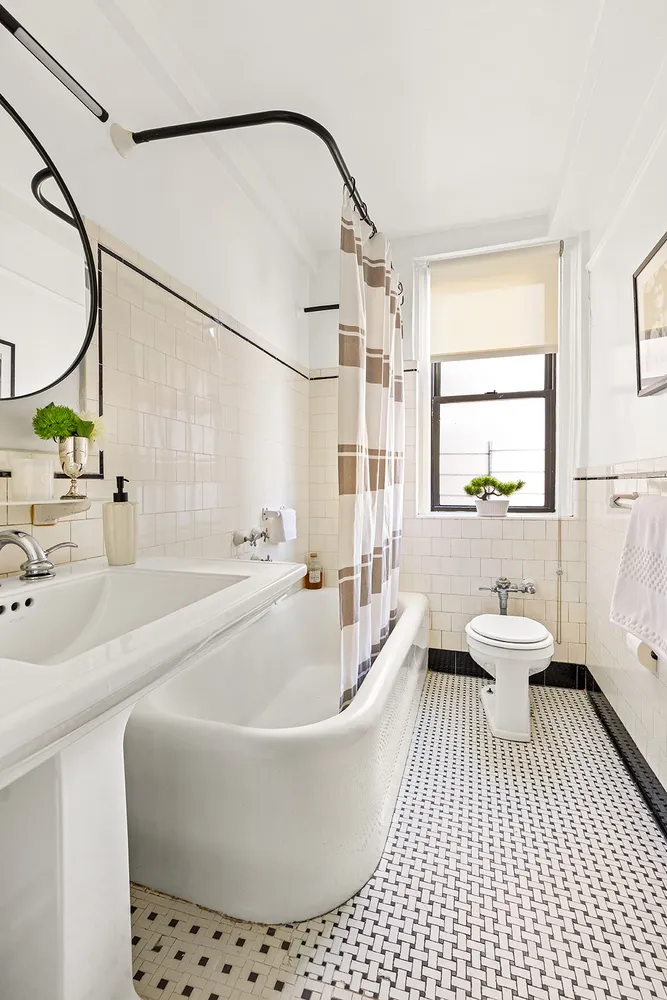 $995,000 | 175 West 93rd Street, Unit 12K | Upper West Side