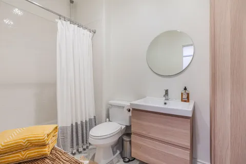 $2,795,000 | 833 17th Street, Unit 4, Santa Monica, CA 90403