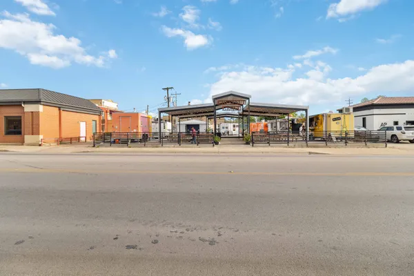 $1,095,000 | 709 Chestnut Street, Bastrop, TX 78602