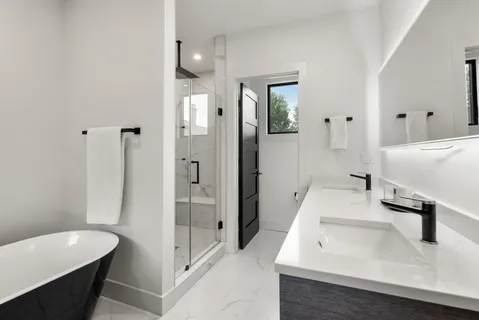 $1,995,000 | 1242 Beacon Street, Unit 1242, Newton Highlands, MA 02468