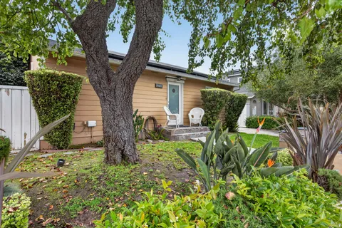 $1,150,000 | 80-82 South Seaward Avenue, Ventura, CA 93003