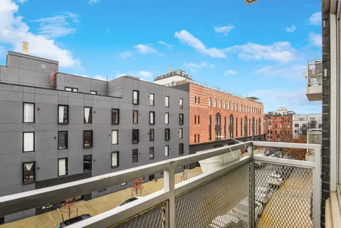 $799,000 | 27 Quincy Street, Unit 3B | Clinton Hill