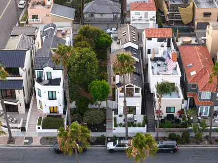 $4,498,000 | 207 21st Street, Huntington Beach, CA 92648