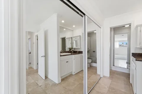 $1,245,000 | 15 15th Street, Unit 14, Hermosa Beach, CA 90254