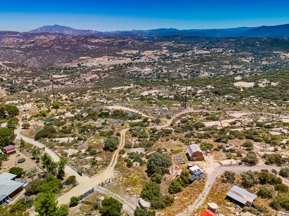 21038 Fog Ridge Alpine, CA 91901 - Photo 7 of 23